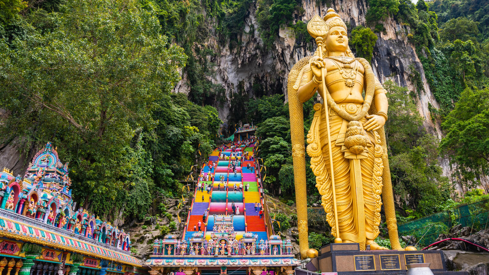 Động Batu - Trải Nghiệm Khác Lạ Về Malaysia - Du Lịch Minh Anh